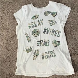 T-shirt with different sayings.